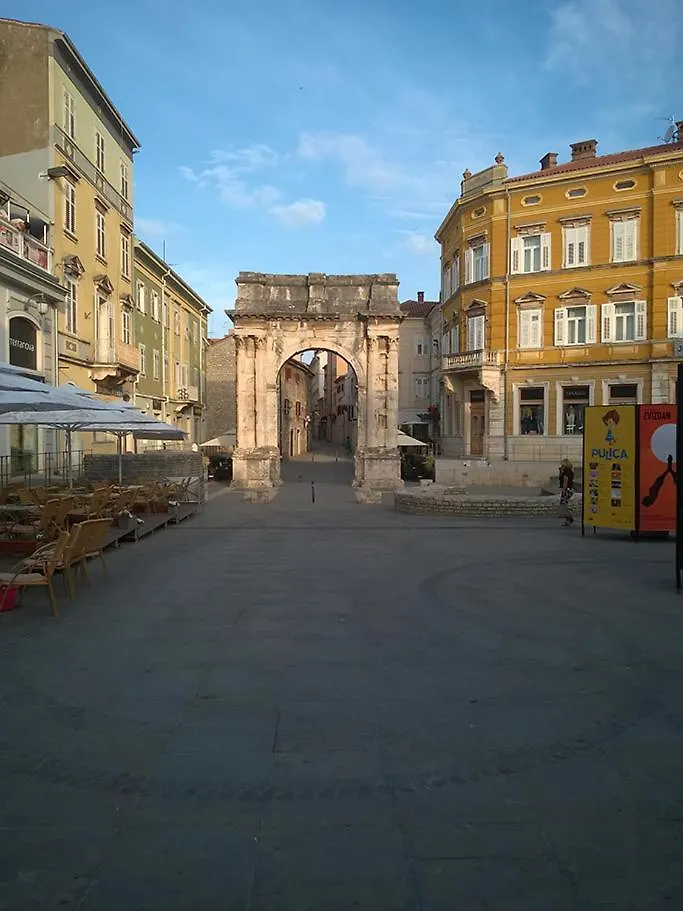 Apartment Tatjana Pula City Center 0*,