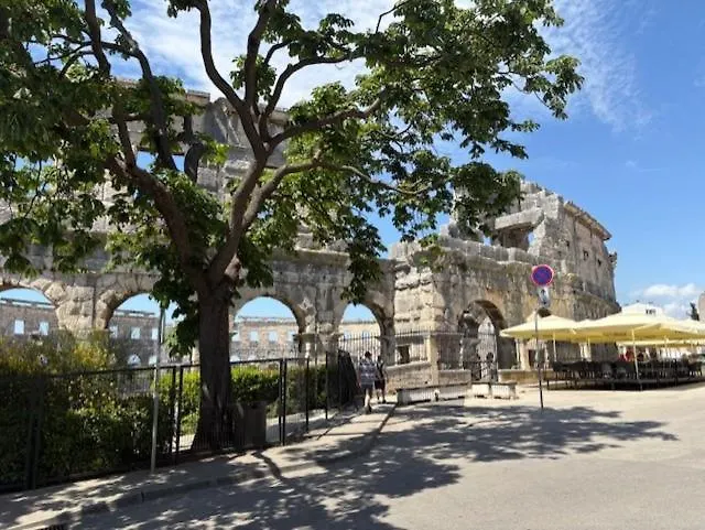 Apartment Tatjana Pula City Center