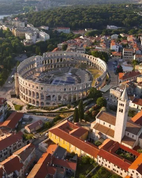 Apartment Tatjana Pula City Center Croatia